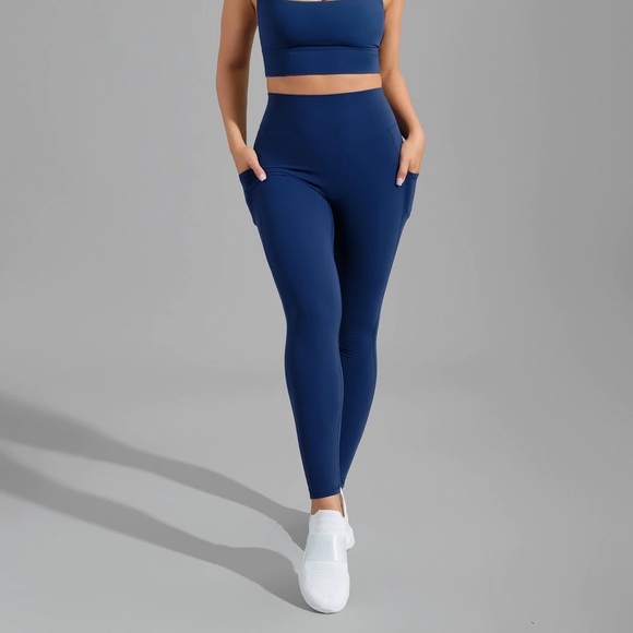 NWT Buffbunny Rosa Pocket Legging Midnight Navy - Picture 1 of 9